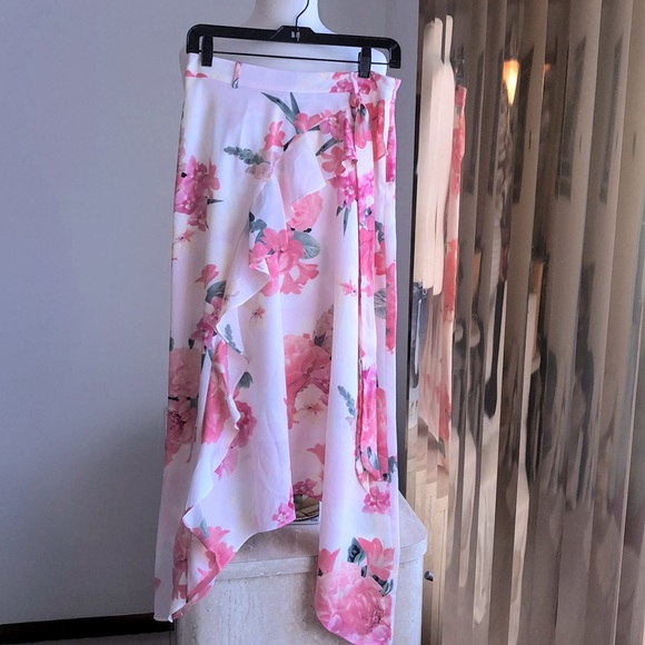 Calvin Klein Dresses & Skirts - NWT Calvin Klein shirt 28” waist Sz2, fits like 4